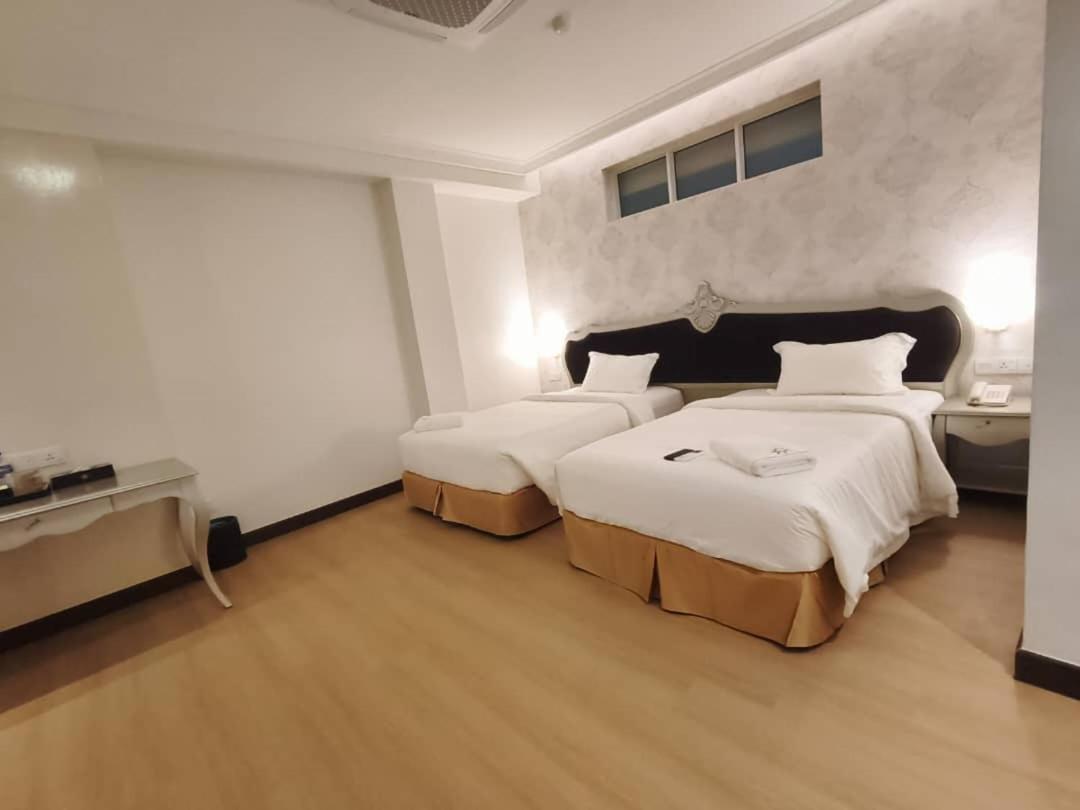 RC Hotel Melaka Bagian luar foto