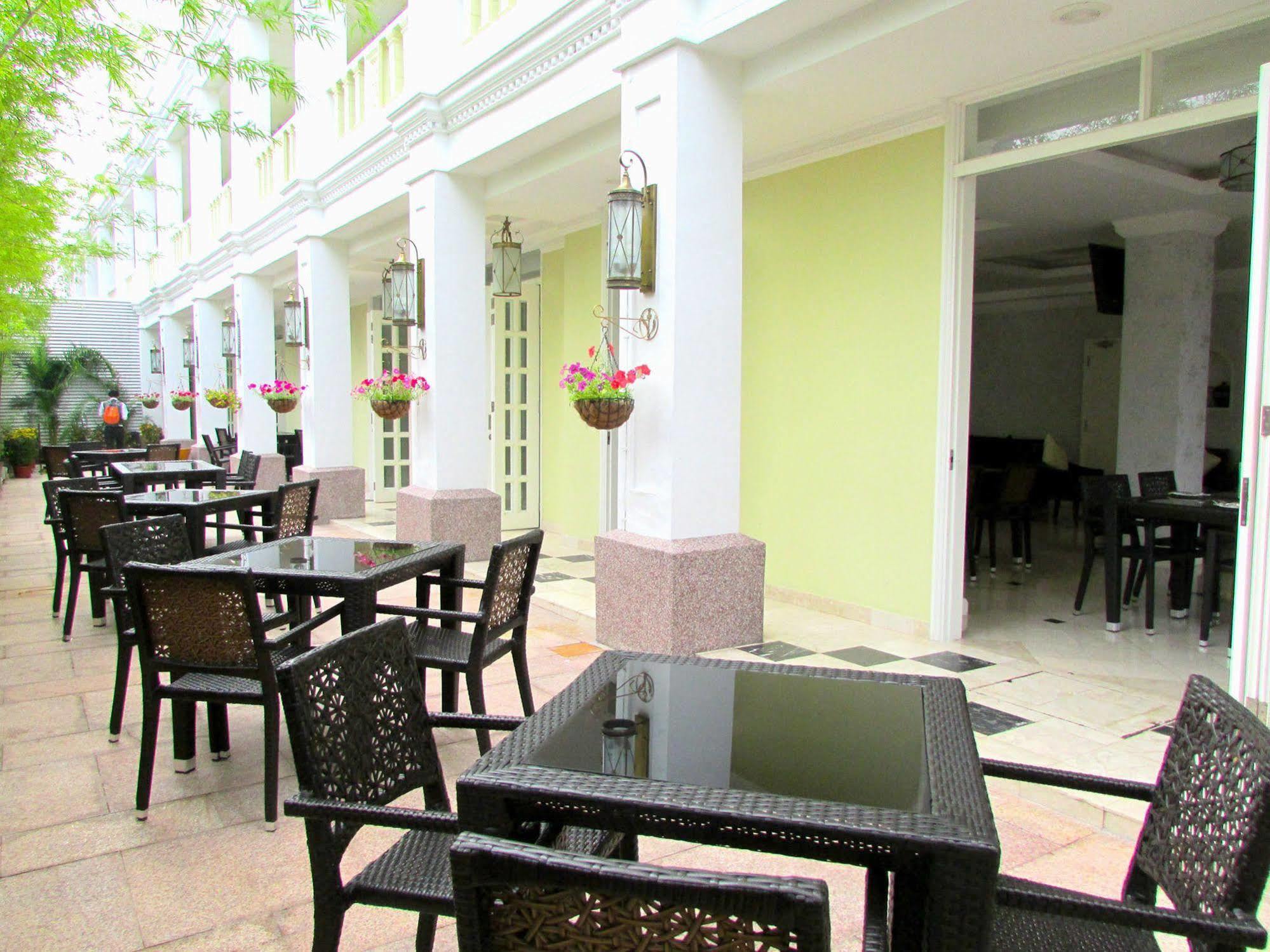 RC Hotel Melaka Bagian luar foto