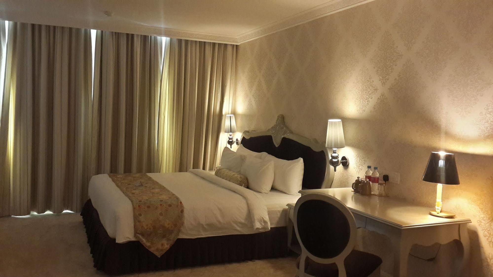 RC Hotel Melaka Bagian luar foto